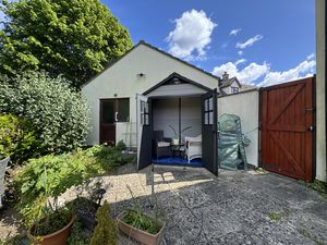 GARDEN HOUSE A- click for photo gallery
